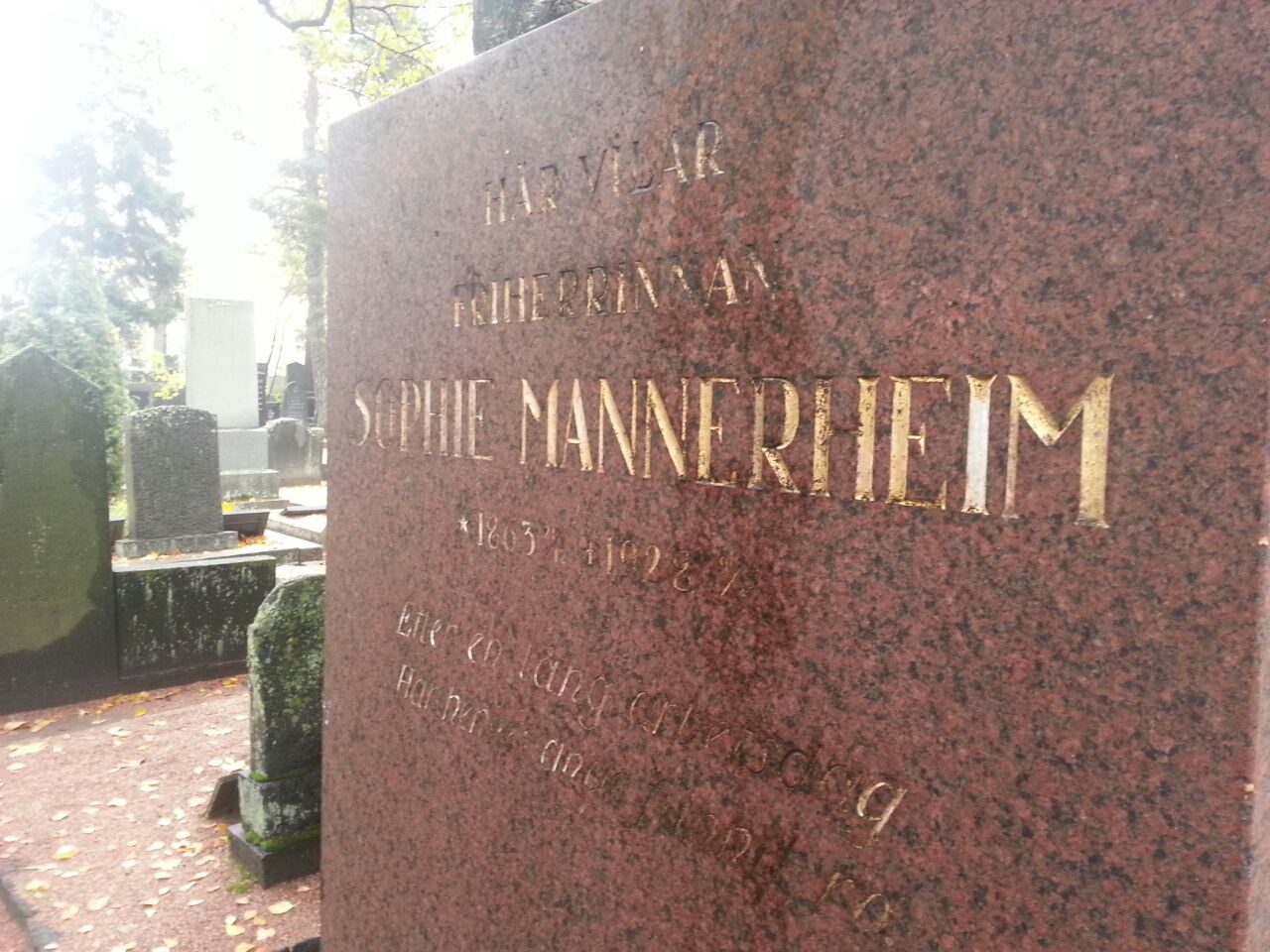 Sophie%20Mannerheim%27s%20tomb%2C%20Helsinki%20%283%29.JPG